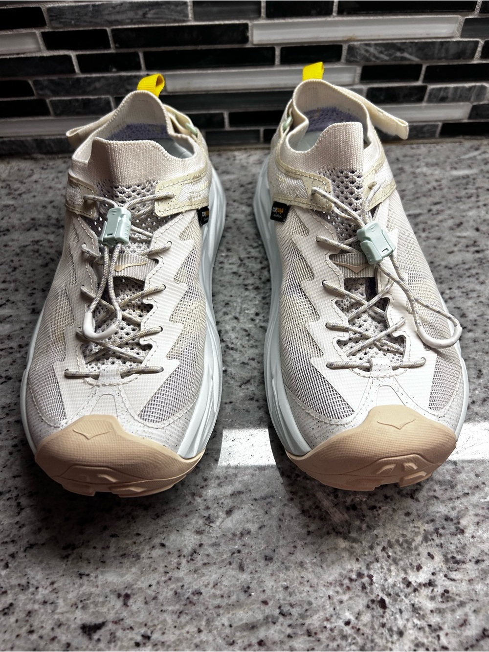 Hoka Hopara 2  Beige Trail/Hiking Sandal with Mint and Yellow Accents size 8.5 - Picture 3 of 12